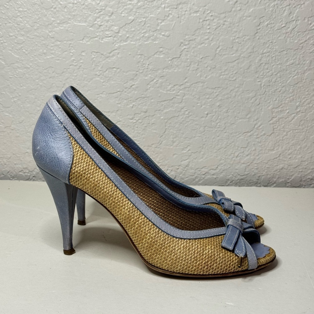 Vintage Moschino Cheap and Chic Baby Blue and Woven Straw Heels with Bow Sz 40 - Picture 1 of 12